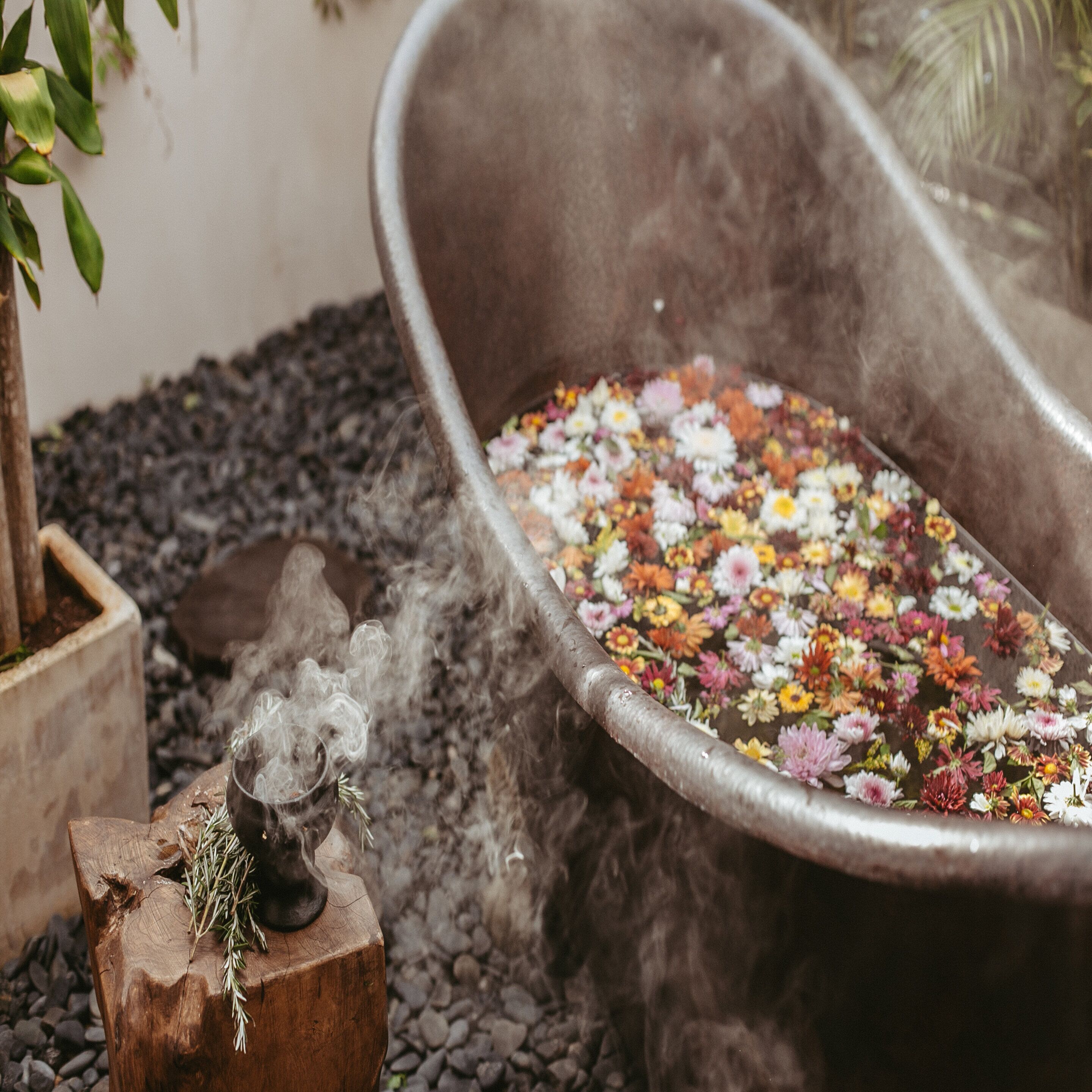 couples treatment room(s), sauna, hot stone massages