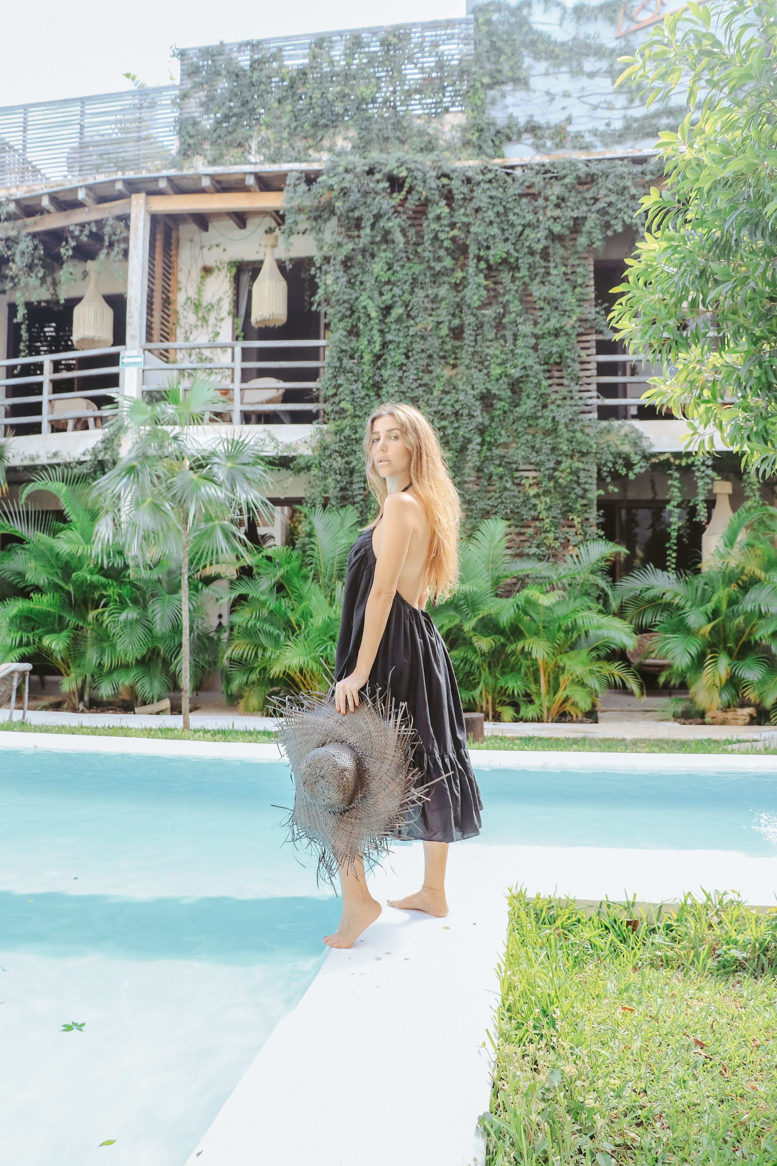 outdoor pool, pool loungers