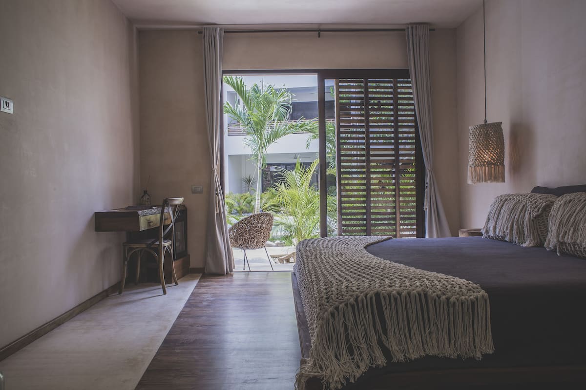 Ropa de cama de alta calidad y minibar 