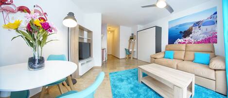 Studio, 1 dobbeltseng med sovesofa | Oppholdsrom | Flatskjerm-TV