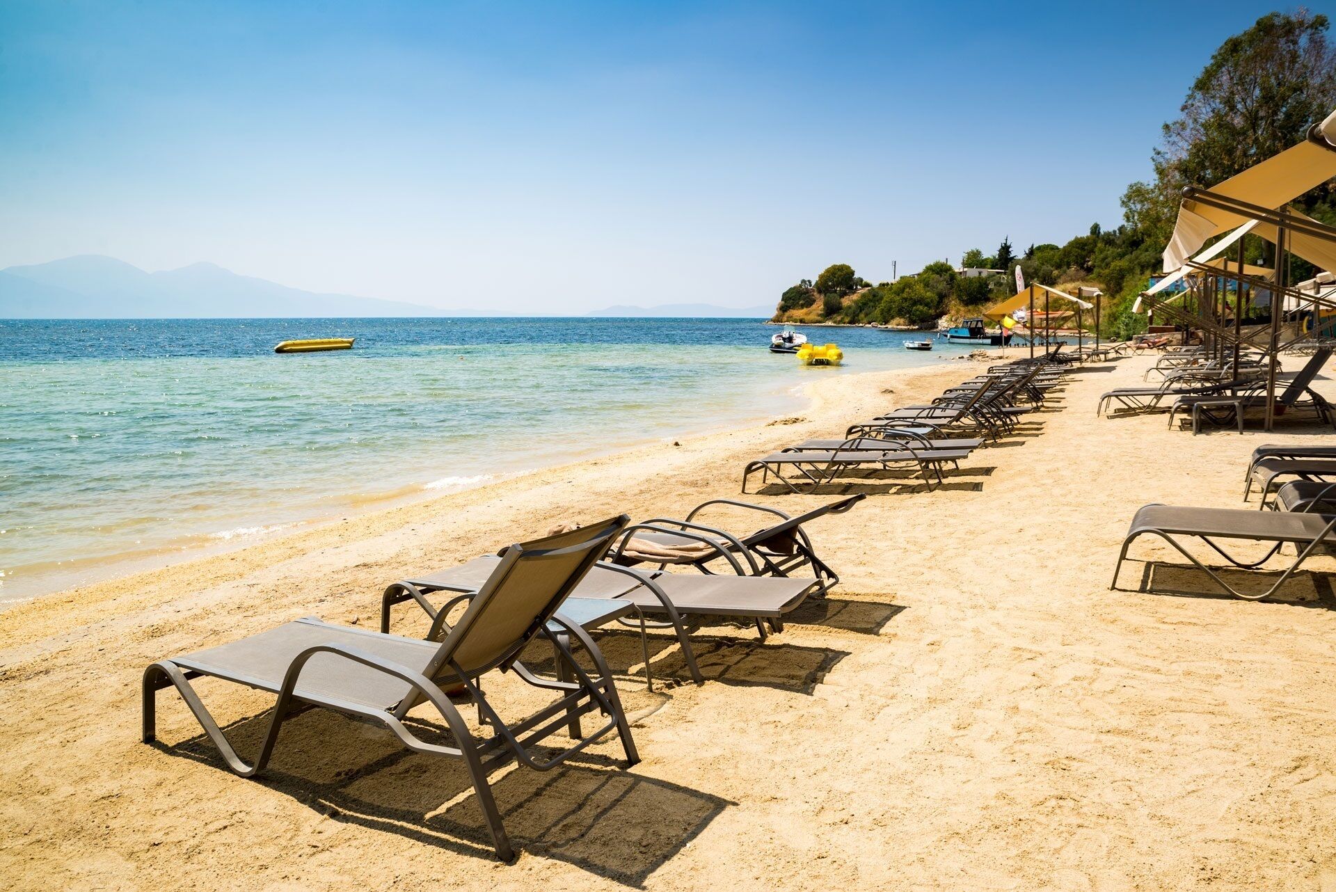 Playa privada, buceo, ski acuático y windsurf 