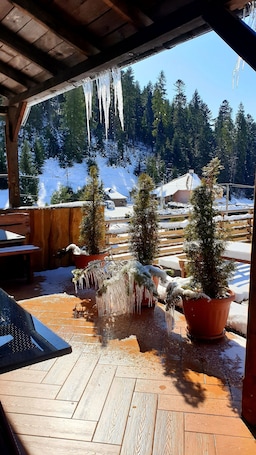 Apartment, 2 Bedrooms (422) | Street view. Apartmány Mlynky