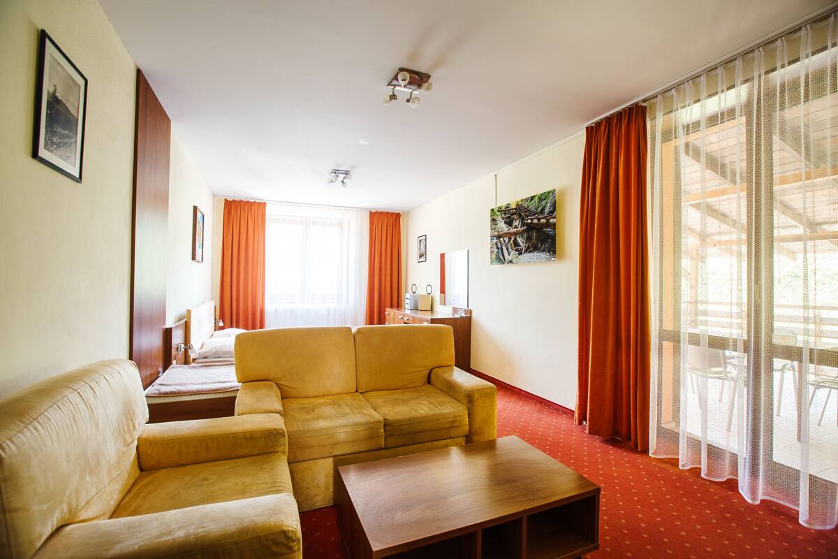 Apartment, 2 Bedrooms, Terrace (115) | 2 bedrooms, desk, laptop workspace, bed sheets