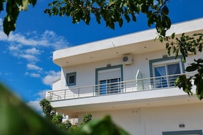 Exterior detail - Hotel Chris (Ksamil)