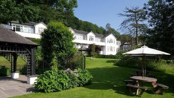 Tempat makan outdoor