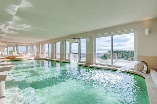 Piscine couverte, piscine extérieure