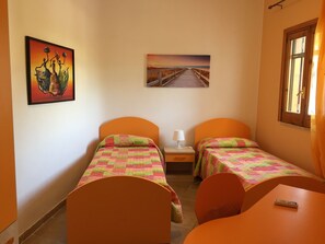 3 Schlafzimmer, Zimmersafe, Schreibtisch, Bügeleisen/Bügelbrett