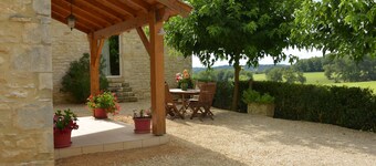Spacious countryside house for 8 guests for relaxing holidays in Dordogne region