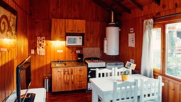 Standard Cabin | Private kitchen | Fridge, microwave, oven, stovetop