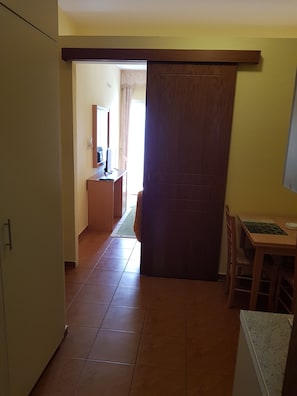 TV - Apartments Tamara (Budva)