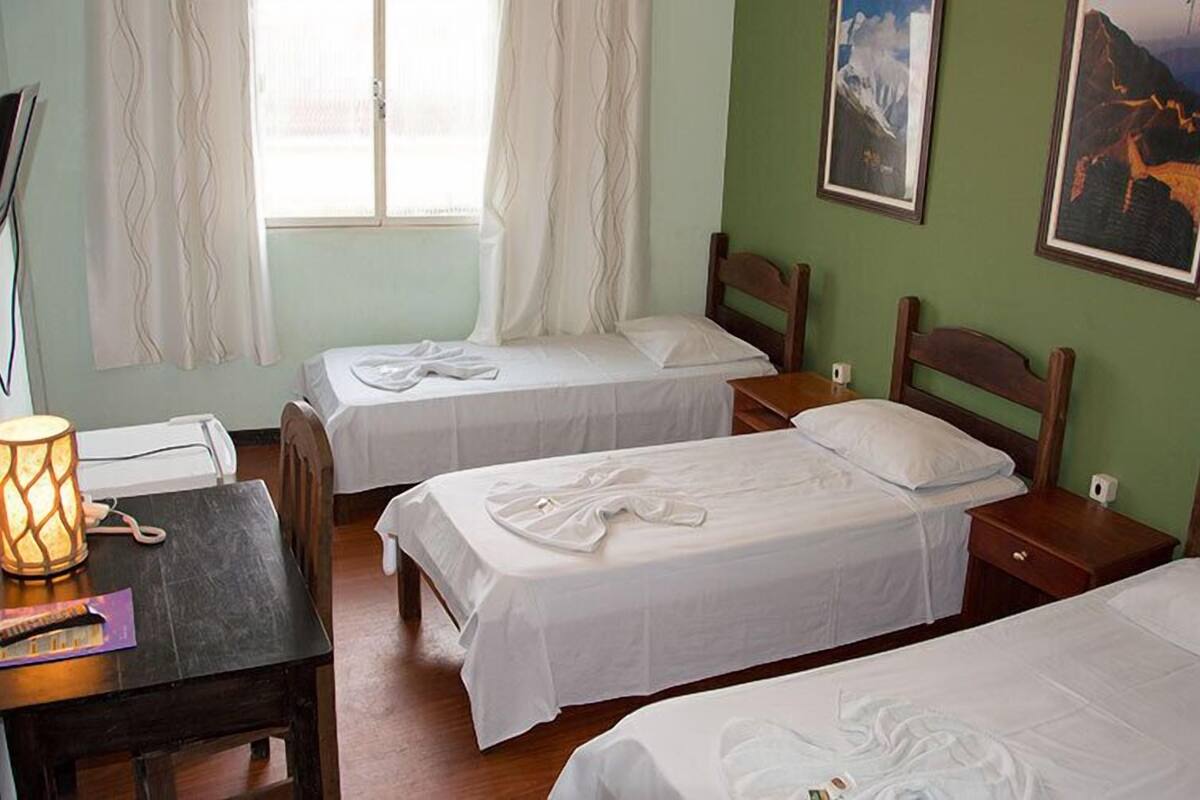 standard room | 1 bedroom, minibar, desk, blackout curtains