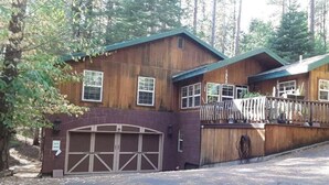 Front of property - Winterfell - No Hidden Fee; Dog OK; King Bed (Arnold)