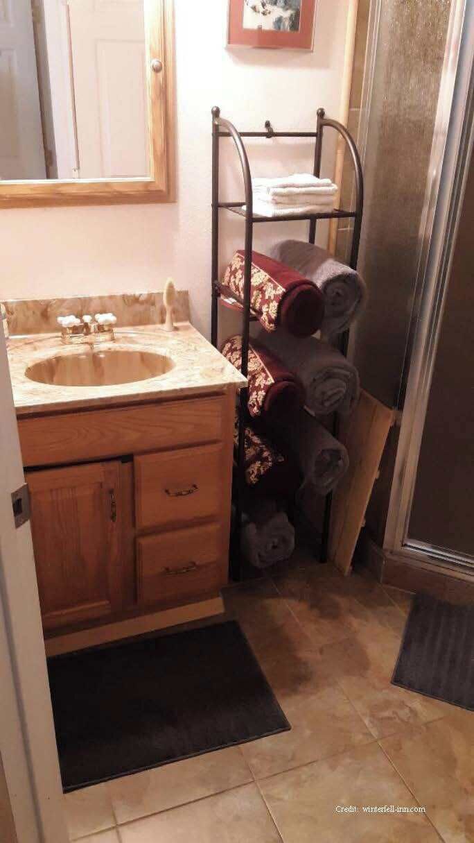 Quarto básico, várias camas | Banheiro | Chuveiro, produtos de toalete grátis, secador de cabelo 