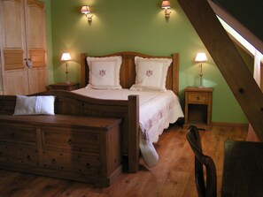 Double Room (Tilleul) | Soundproofing, free cots/infant beds, rollaway beds, free WiFi - La Freneraie (Paulhac)
