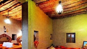Deluxe Suite | Desk, WiFi (free), bed sheets - Auberge Kasbah Merzouga (Taouz)