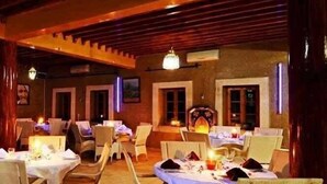 Breakfast, lunch and dinner served - Auberge Kasbah Merzouga (Taouz)