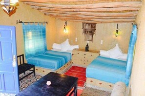 Basic Room, 1 Queen Bed | Desk, free WiFi, bed sheets - Auberge Kasbah Merzouga (Taouz)
