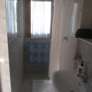 Apartment, 1 Bedroom, Balcony | Bathroom - Residence le Rose (Bibbona)