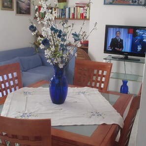 Apartment, 1 Bedroom, Balcony | Living area | Flat-screen TV - Residence le Rose (Bibbona)