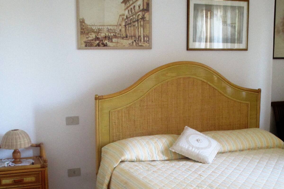 Apartamento, 1 habitación, balcón | Caja fuerte, escritorio, espacio para trabajar con un portátil