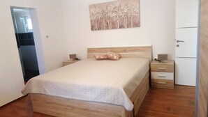 3 bedrooms, hypo-allergenic bedding, in-room safe, blackout curtains - Villa Lesinger (Starigrad)