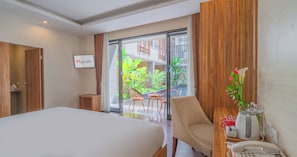 Deluxe Room, Pool Access | In-room safe, desk, soundproofing, free WiFi - Swiss-Belinn Seminyak (Seminyak)