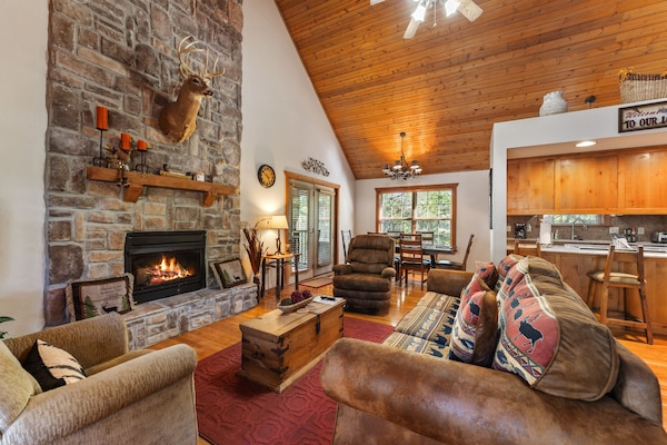 Cottage, 4 Bedrooms | Living area | Smart TV