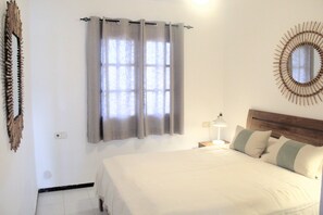 1 habitación, tabla de planchar con plancha, wifi gratis y ropa de cama