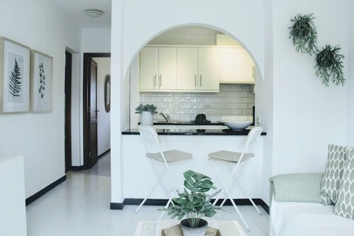 Bungalow confortable dans un cadre magnifique, à 150m de la mer, près de la ville