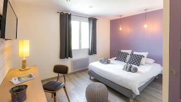 4 bedrooms, in-room safe, iron/ironing board, WiFi