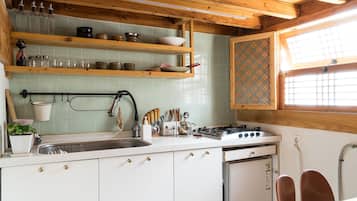 Fridge, oven