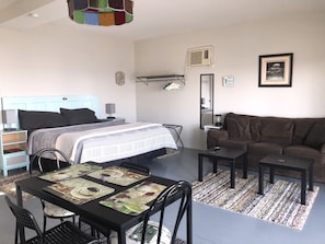 Boathouse Inn - Lower Cottage | 2 bedrooms, free WiFi, bed sheets - Seaway Slips Waterfront Cottages (Clayton)