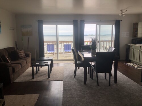 Seaway Slips Waterfront Cottages