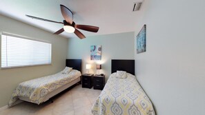 5 bedrooms, desk, free WiFi