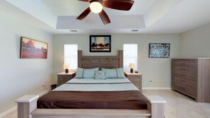 5 bedrooms, desk, free WiFi - Sea La Vie (Cape Coral)