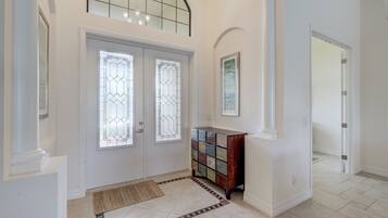 House | 3 bedrooms, desk, iron/ironing board, cribs/infant beds