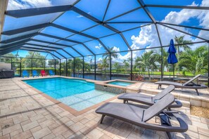 Hus | Pool | Utomhuspool