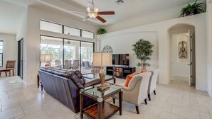 House | Living room | Flat-screen TV, DVD player - Seascape (Cape Coral)