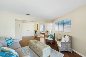 Ferienhaus | Wohnzimmer | Flachbildfernseher, DVD-Player