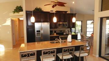 House | Private kitchen | Fridge, microwave, stovetop, dishwasher