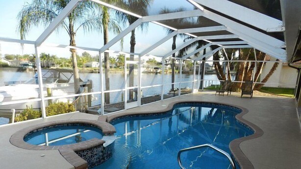 House | Indoor pool | Outdoor pool - Key_largo (Cape Coral)