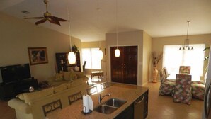 House | 3 bedrooms, desk, iron/ironing board, cribs/infant beds - Key_largo (Cape Coral)