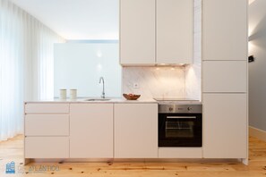 Design-Apartment, 1 Schlafzimmer, Stadtblick | Eigene Küche | Kühlschrank, Mikrowelle, Ofen, Herdplatte