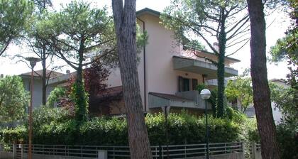 Slendida HOUSE IN VILLA WITH PRIVATE GARDEN