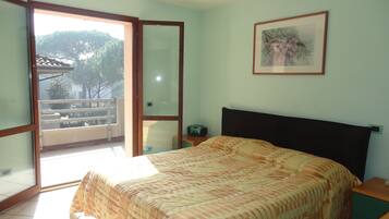 3 Schlafzimmer, Bügeleisen/Bügelbrett