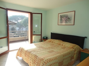 3 bedrooms, iron/ironing board