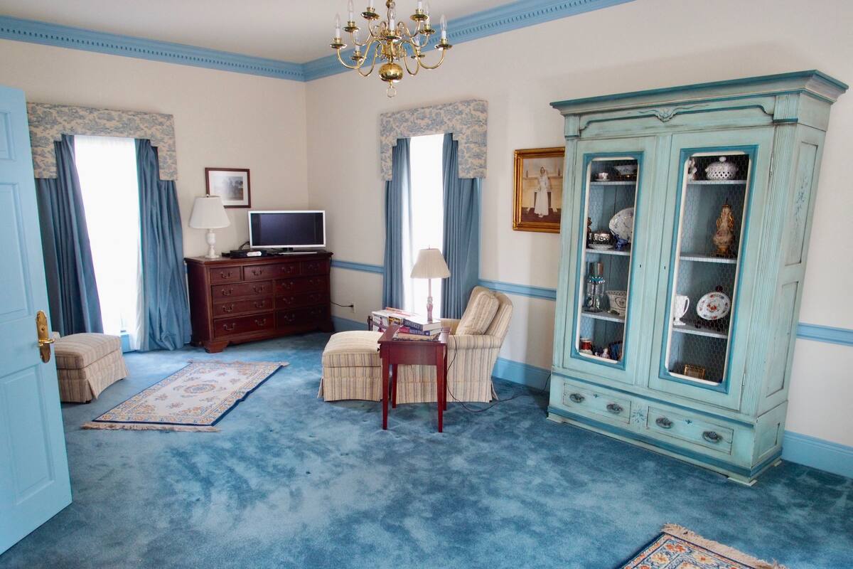 Luxury Suite, Multiple Beds, Courtyard View