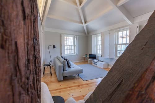 Apartment, 2 Bedrooms (5) | Living area | Flat-screen TV
