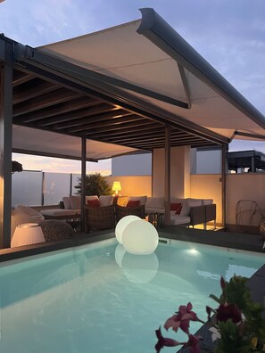 Pool - PENTHOUSE on the beach, PRIVATE swimming pool from June to September, large rooftop, 4 bedrooms (PLATJA D’ARO)