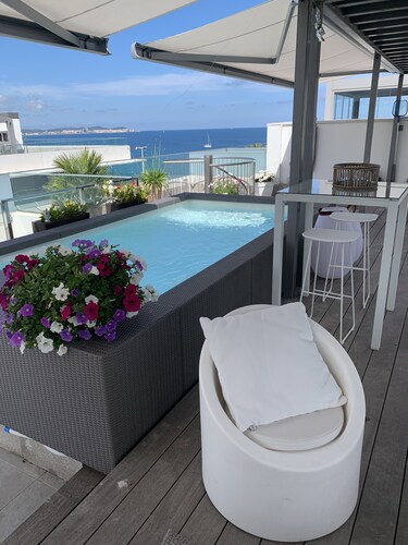 PENTHOUSE sur plage,Piscine PRIVEE de juin à septembre grand rooftop, 4 chambres